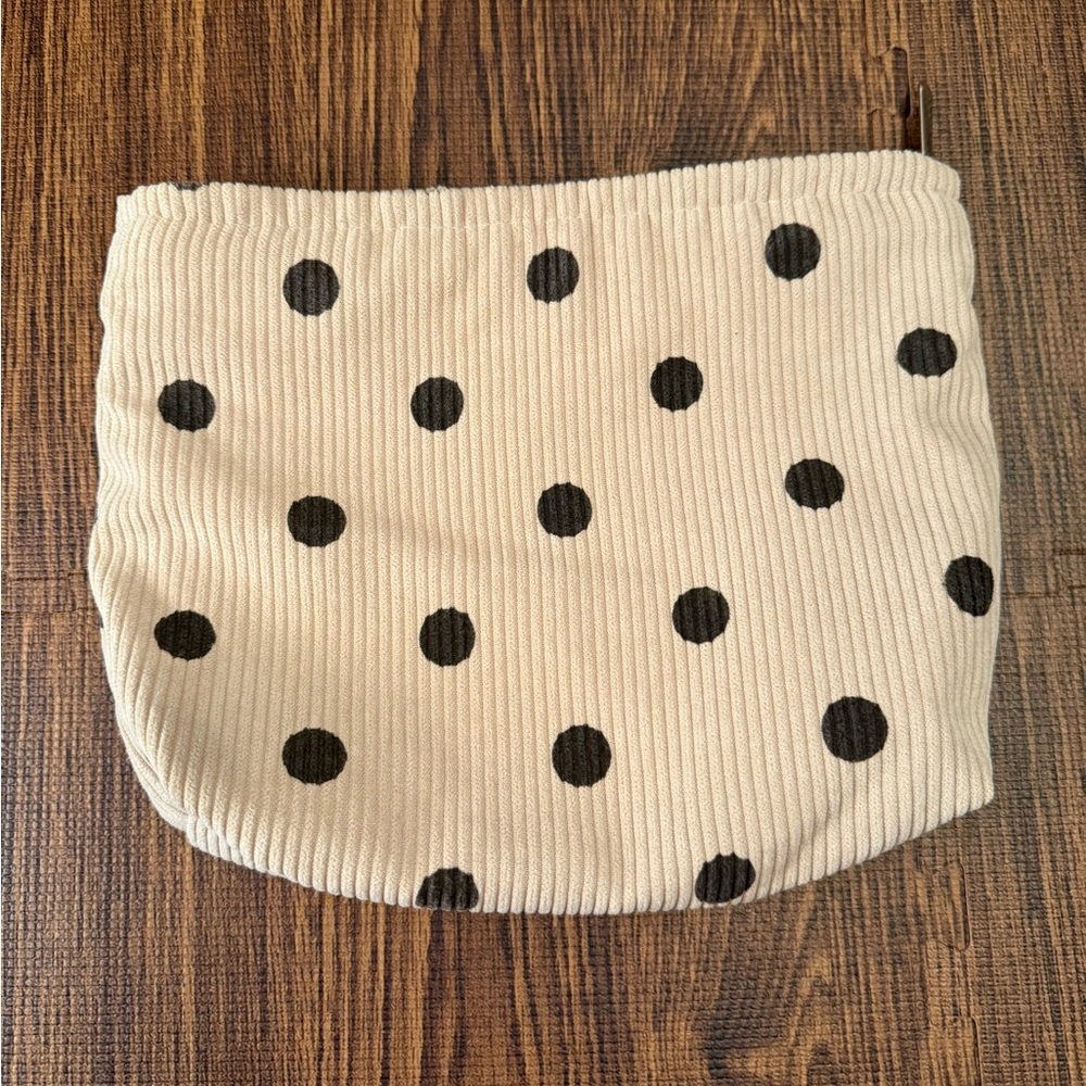 Assorted Pouches - Perfect for Essentials - Picture 4 of 16